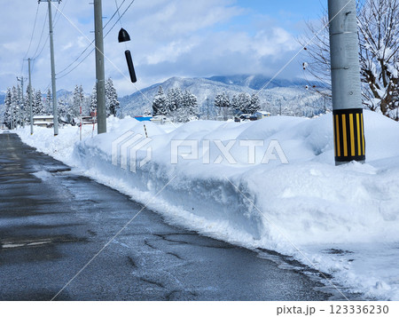 冬の雪景色 道路 イメージ 自然風景 冬の雪景色 道路 イメージ 自然風景 123336230