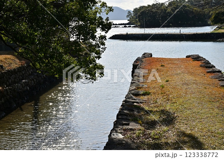 大村藩 お船蔵跡(長崎県大村市:玖島城の船蔵跡) 大村藩 お船蔵跡(長崎県大村市:玖島城の船蔵跡) 123338772