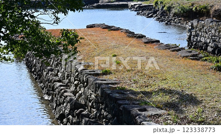 大村藩 お船蔵跡(長崎県大村市:玖島城の船蔵跡) 大村藩 お船蔵跡(長崎県大村市:玖島城の船蔵跡) 123338773