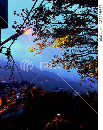 台湾観光!雨の九份の街並み 台湾観光!雨の九份の街並み 123339447