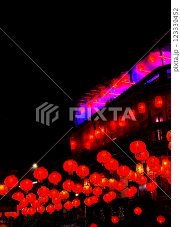 台湾観光!雨の九份の街並み 台湾観光!雨の九份の街並み 123339452