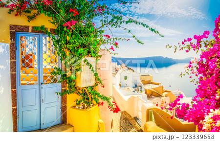 Oia, traditional greek village 123339658