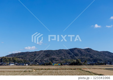 田園風景を走る平成筑豊鉄道 田園風景を走る平成筑豊鉄道 123341066