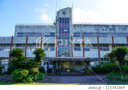 津奈木町立赤崎小学校(廃校) 津奈木町立赤崎小学校(廃校) 123341864