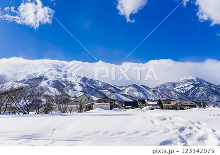 冬の八方尾根の麓 冬の八方尾根の麓 123342075