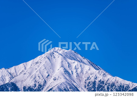 冬の常念岳 123342098