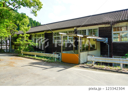 芦北町立女島小学校（廃校） 123342304