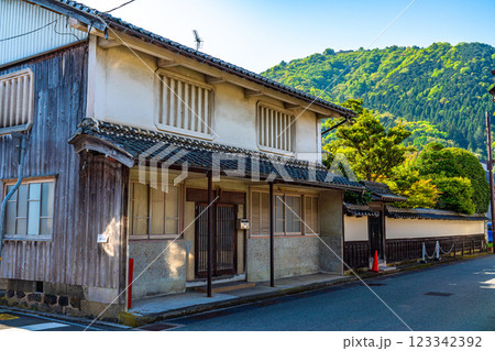 【重要伝統的建築物群保存地区】出石　大手町通りの風景3　兵庫県豊岡市 123342392