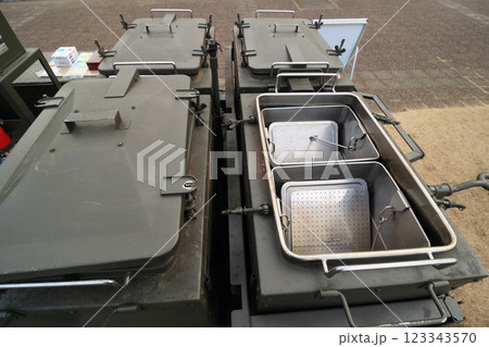 野外炊具1号　陸上自衛隊の野戦用調理器具 123343570