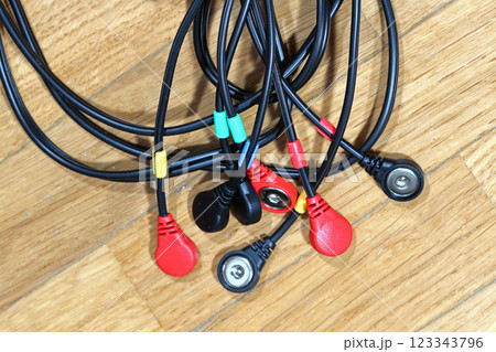 Cable connectors 123343796