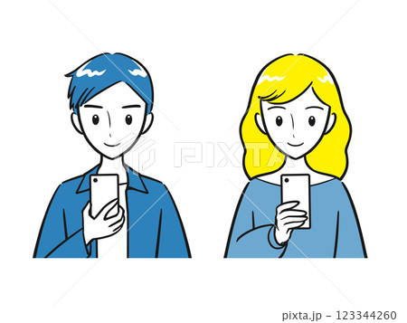 スマホの画面を見る若い男性と女性セット（シンプル） 123344260