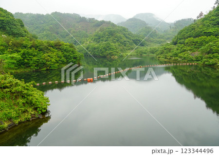 梨水湖(東郷ダム・重力式コンクリートダム) 梨水湖(東郷ダム・重力式コンクリートダム) 123344496