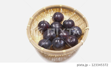 プルーン プルーン 123345372