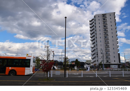 晴天の四郷駅前　愛知 123345469