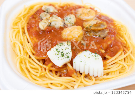 おいしい魚介のペスカトーレパスタ 123345754
