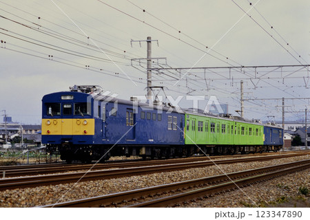 2006年 東海道線を走るクモヤ145サンドイッチ103系 2006年 東海道線を走るクモヤ145サンドイッチ103系 123347890