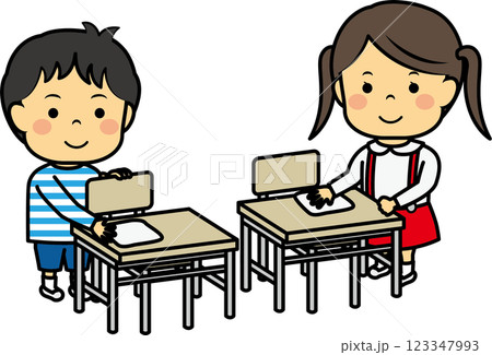 机を拭く小学生男女 123347993