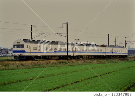 2006年 北陸本線を走る419系普通電車3両 2006年 北陸本線を走る419系普通電車3両 123347998