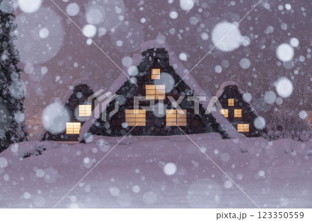 《岐阜県》積雪の白川郷・冬の合掌造り集落 《岐阜県》積雪の白川郷・冬の合掌造り集落 123350559
