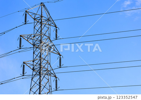 送電鉄塔 送電鉄塔 123352547