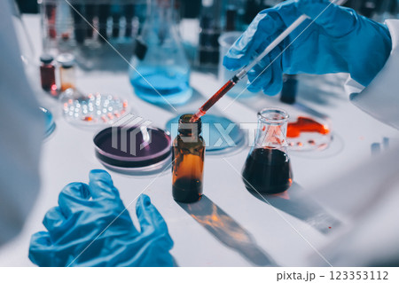 Researchers working in the clinical laboratory Researchers working in the clinical laboratory 123353112