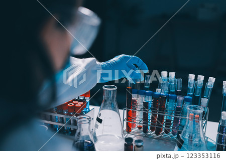 Researchers working in the clinical laboratory Researchers working in the clinical laboratory 123353116