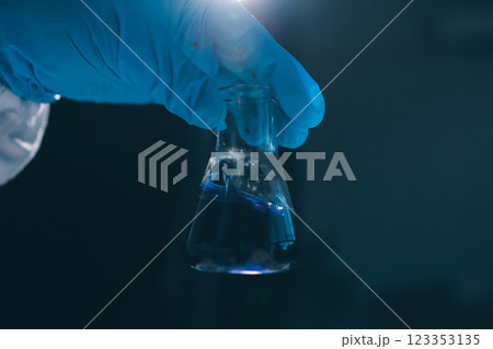 Researchers working in the clinical laboratory Researchers working in the clinical laboratory 123353135