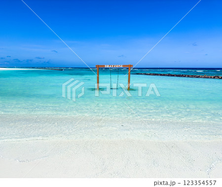 View of Fulidhoo island in the Maldives 123354557
