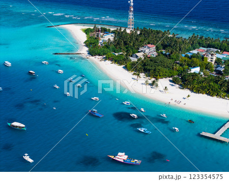 View of Fulidhoo island in the Maldives 123354575