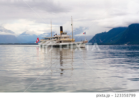 beautiful landscape of the lake against the background of mountains in Switzerland 123358799
