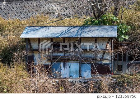 日本の兵庫県相生市の古くてとても美しい建物 日本の兵庫県相生市の古くてとても美しい建物 123359750