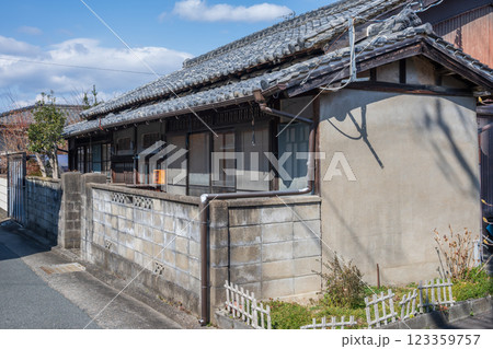 日本の兵庫県相生市の古くてとても美しい建物 日本の兵庫県相生市の古くてとても美しい建物 123359757