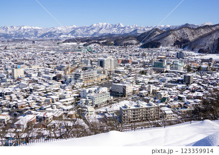 天童公園展望台から望む天童市街 123359914