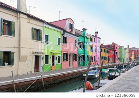 Canal colorful houses 123360059