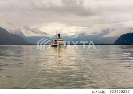 beautiful landscape of the lake against the background of mountains in Switzerland 123360287