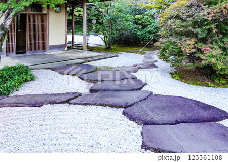 佐伯市　茶室汲心亭 123361108
