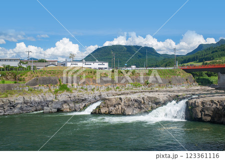 三日月の滝と伐株山 123361116
