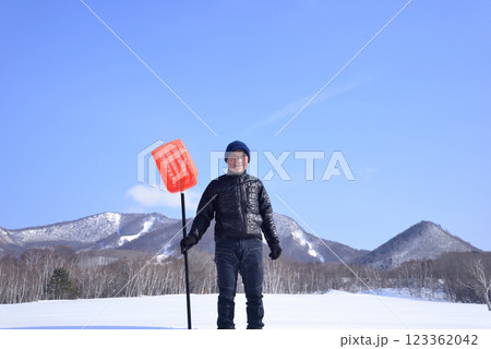 豪雪地帯で田舎暮らしをしている老人のライフスタイル 123362042