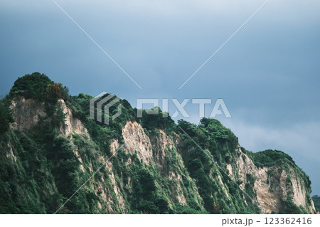 火山噴出物の崖 123362416