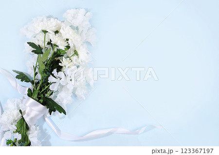 Abstract flower arrangement, still life, spring banner, chrysanthemum bouquet with place for text on gray background. Mother's day card, womens day, valentine's day, happy birthday, wedding, selective 123367197