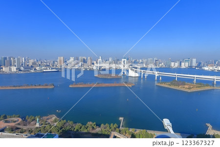 【東京都】お台場の眺望（レインボーブリッジ） 123367327
