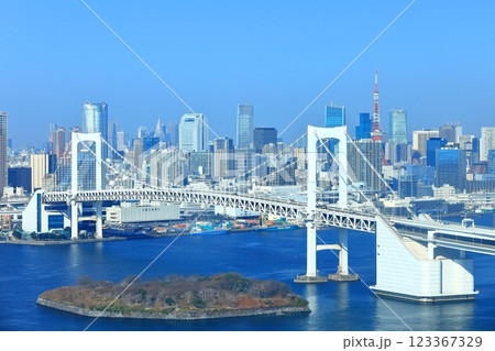 【東京都】お台場の眺望（レインボーブリッジ） 123367329
