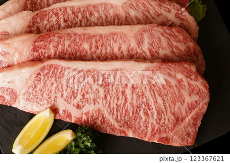 黒毛和牛サーロインステーキ 123367621