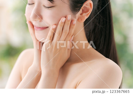 若い女性のビューティーイメージ 若い女性のビューティーイメージ 123367665