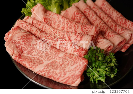 黒毛和牛赤身スライス切落しすき焼き用 123367702