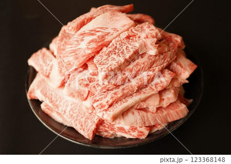 黒毛和牛特選カルビ切り落とし 123368148