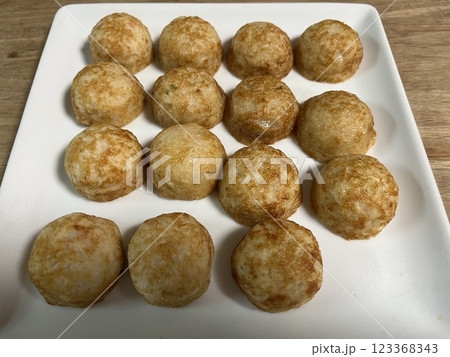 お皿の上のたこ焼き お皿の上のたこ焼き 123368343