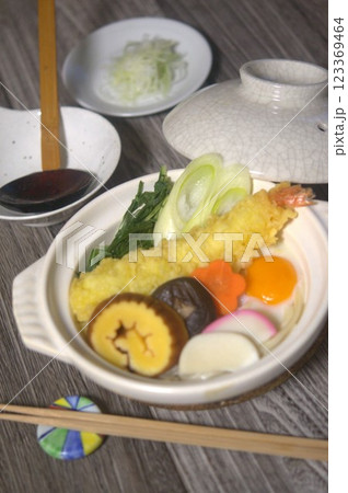 鍋焼きうどん 123369464