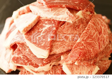 黒毛和牛カルビ切り落とし 123370517