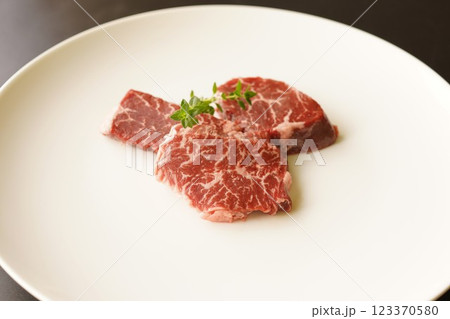 牛ハラミの焼肉 123370580